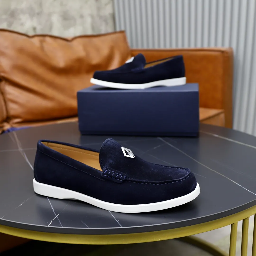 Ex-factory price: 540🙅‍♂️🙅‍♂️🙅‍♂️ Brand: Dior DIOR Standard code: Men's code 38/44 (45 can be customized) Grade: Same as the official website Material: Original cowhide stitching, cowhide lining, original TPU wear-resistant soft outsole Style categories: Leisure and sports version, footwear for driving, young fashion, European and American trends, British style Color: actual picture color